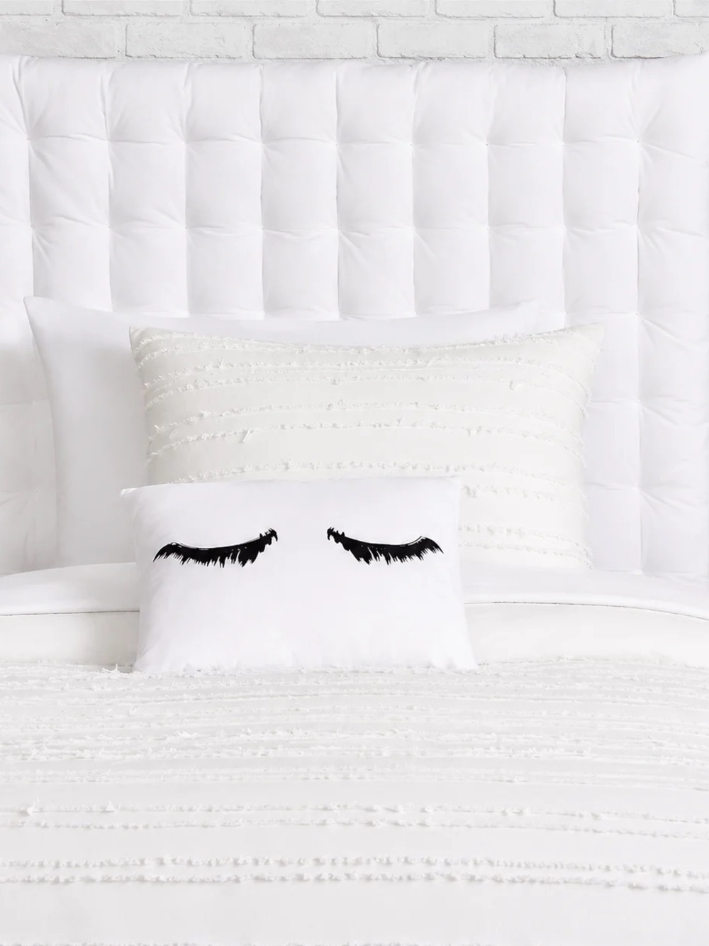 Dormify Twin XL White Tufted Headboard. BRAND NEW